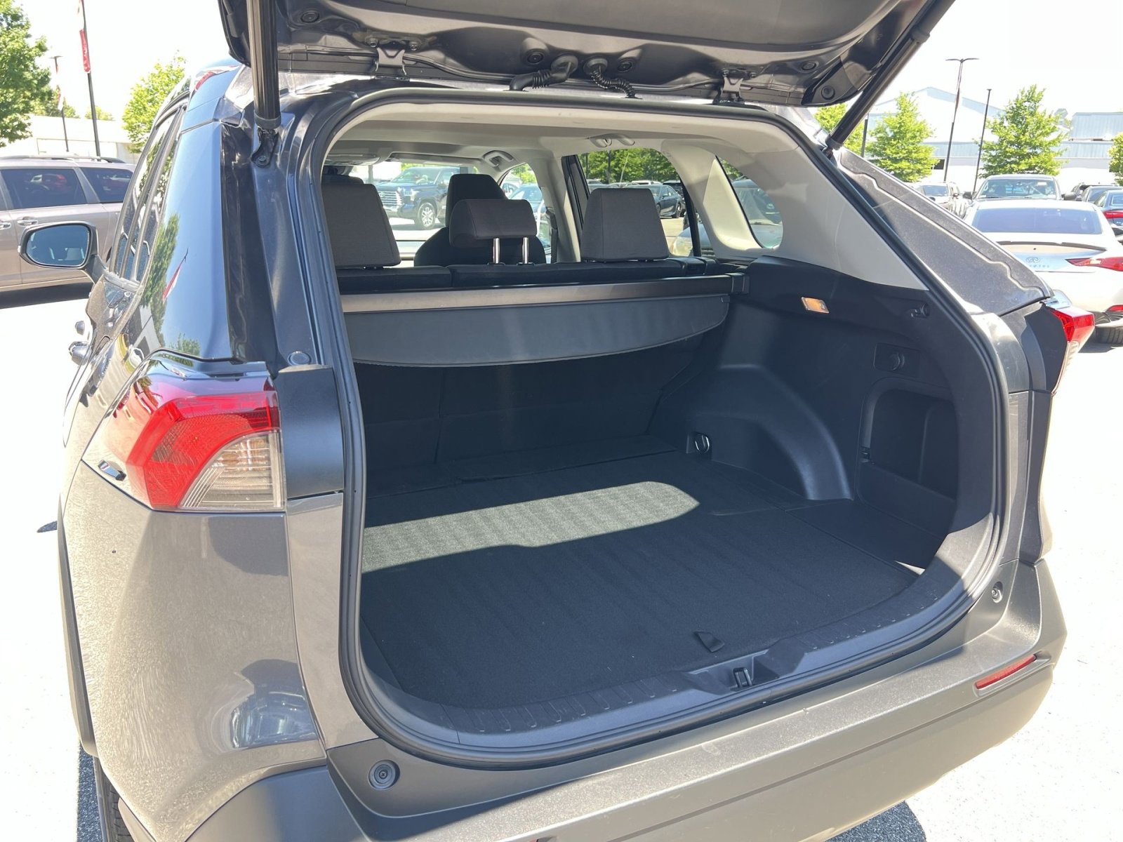 Used 2021 Toyota RAV4 XLE w/ Convenience Package AWD/4WD image 26