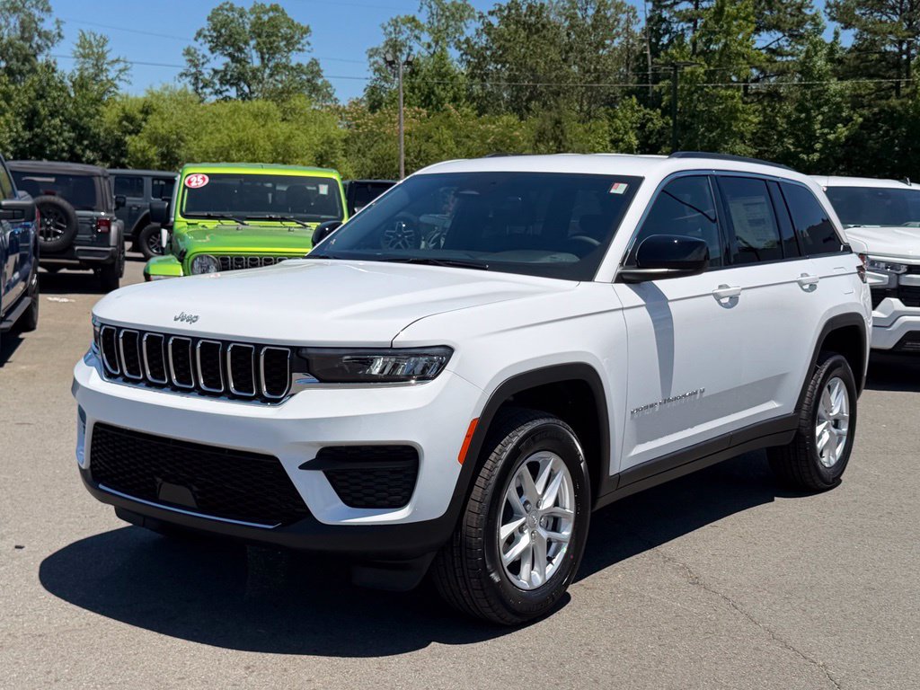 New 2026 Jeep Grand Cherokee Laredo RWD image 8