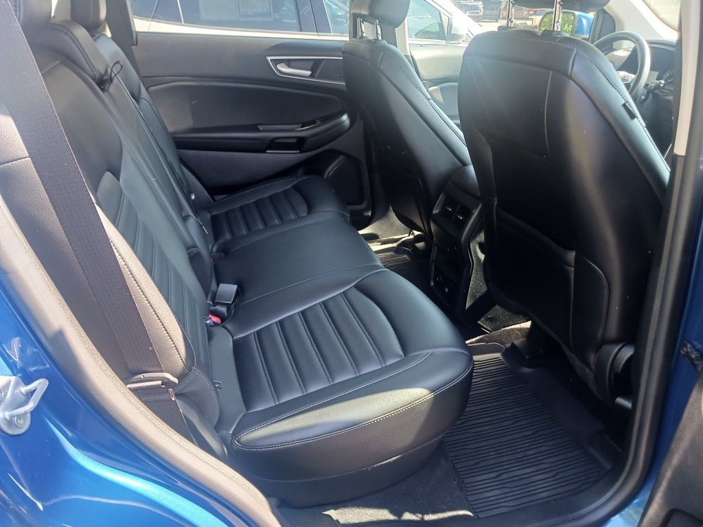 Used 2023 Ford Edge SEL w/ Convenience Package AWD/4WD image 4