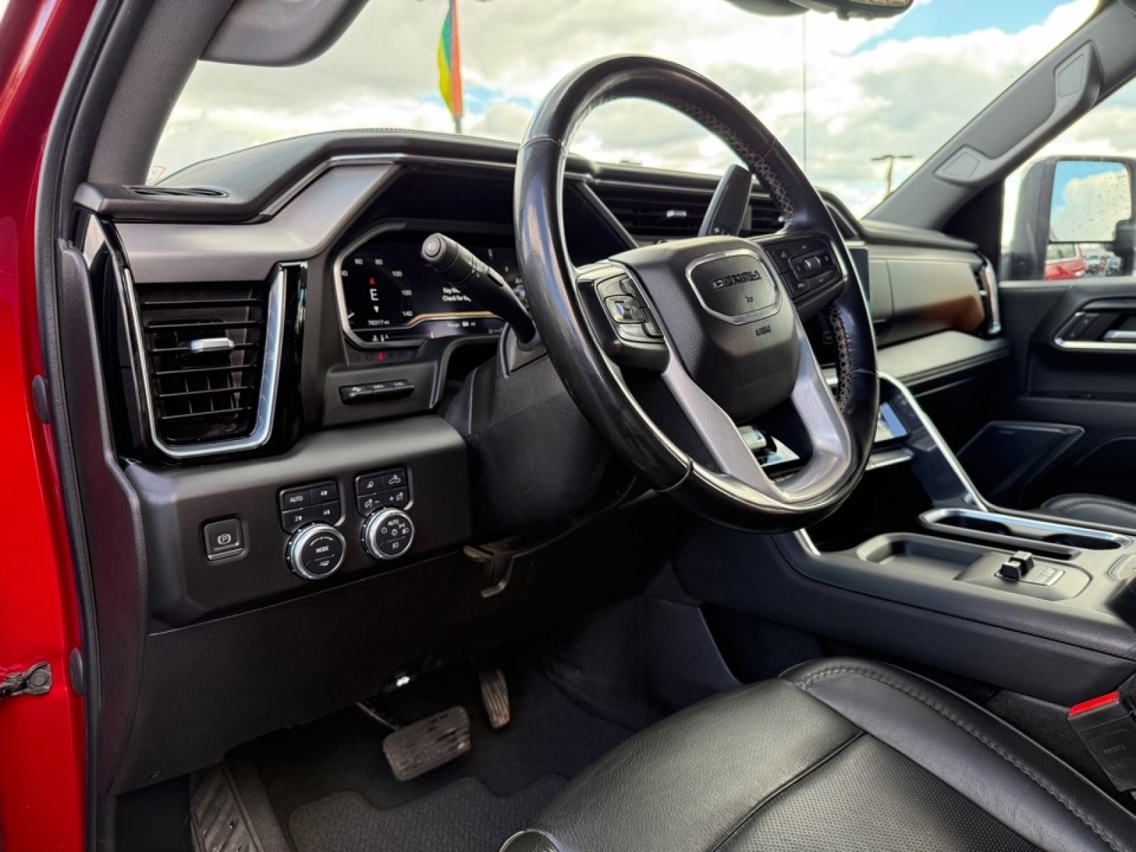 Used 2024 GMC Sierra 3500 Denali w/ Technology Package image 13