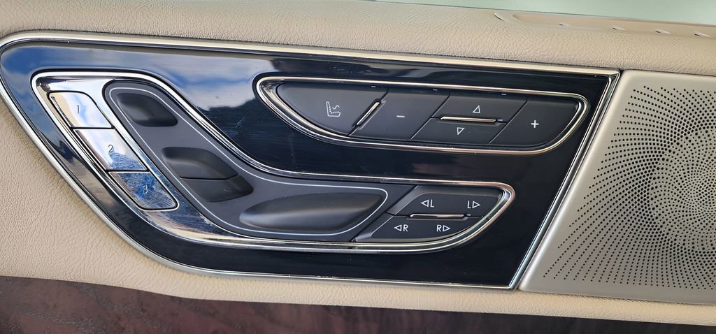 Used 2020 Lincoln Navigator Reserve w/ Luxury Package image 17