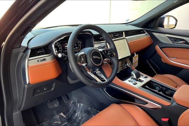 New 2026 Jaguar F-PACE R-Dynamic S image 7