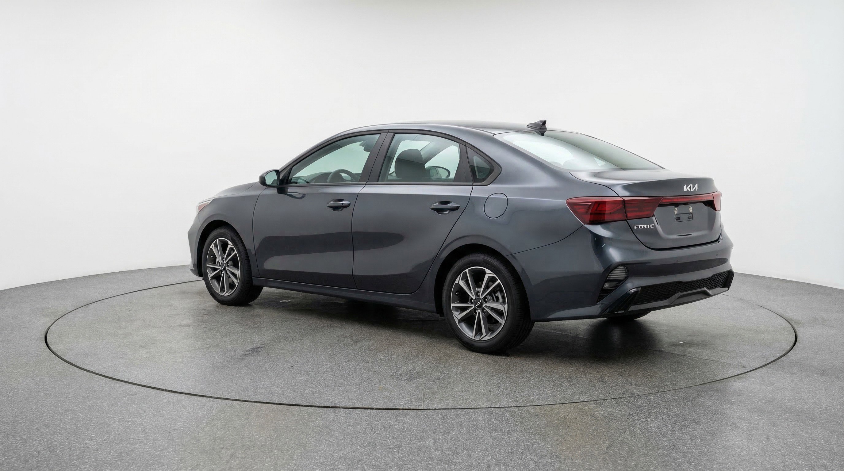 Used 2024 Kia Forte LXS FWD image 6
