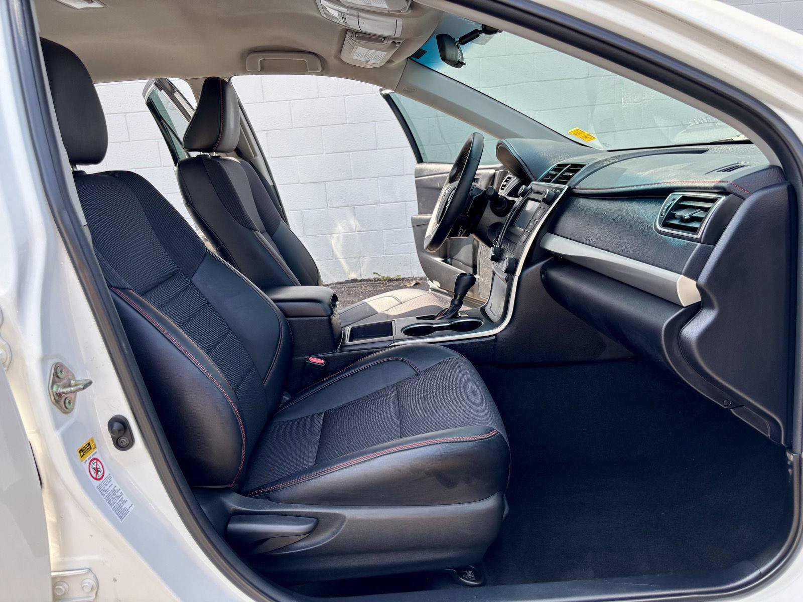 Used 2017 Toyota Camry SE FWD image 7