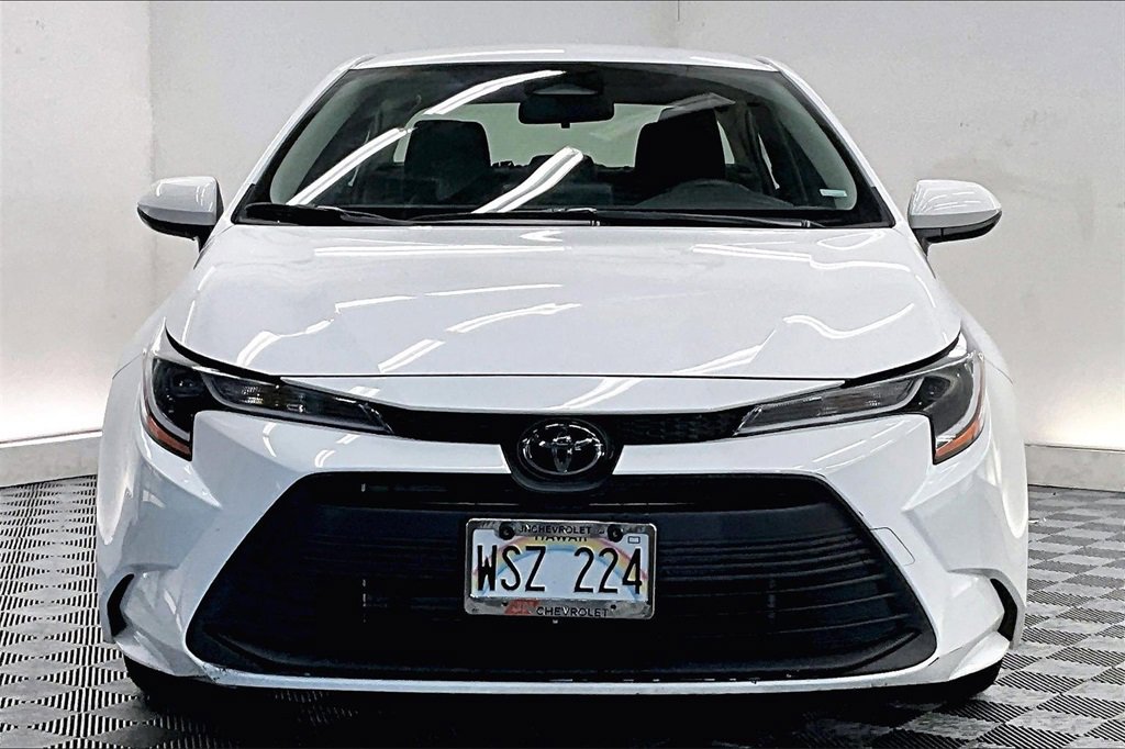 Used 2023 Toyota Corolla LE image 2