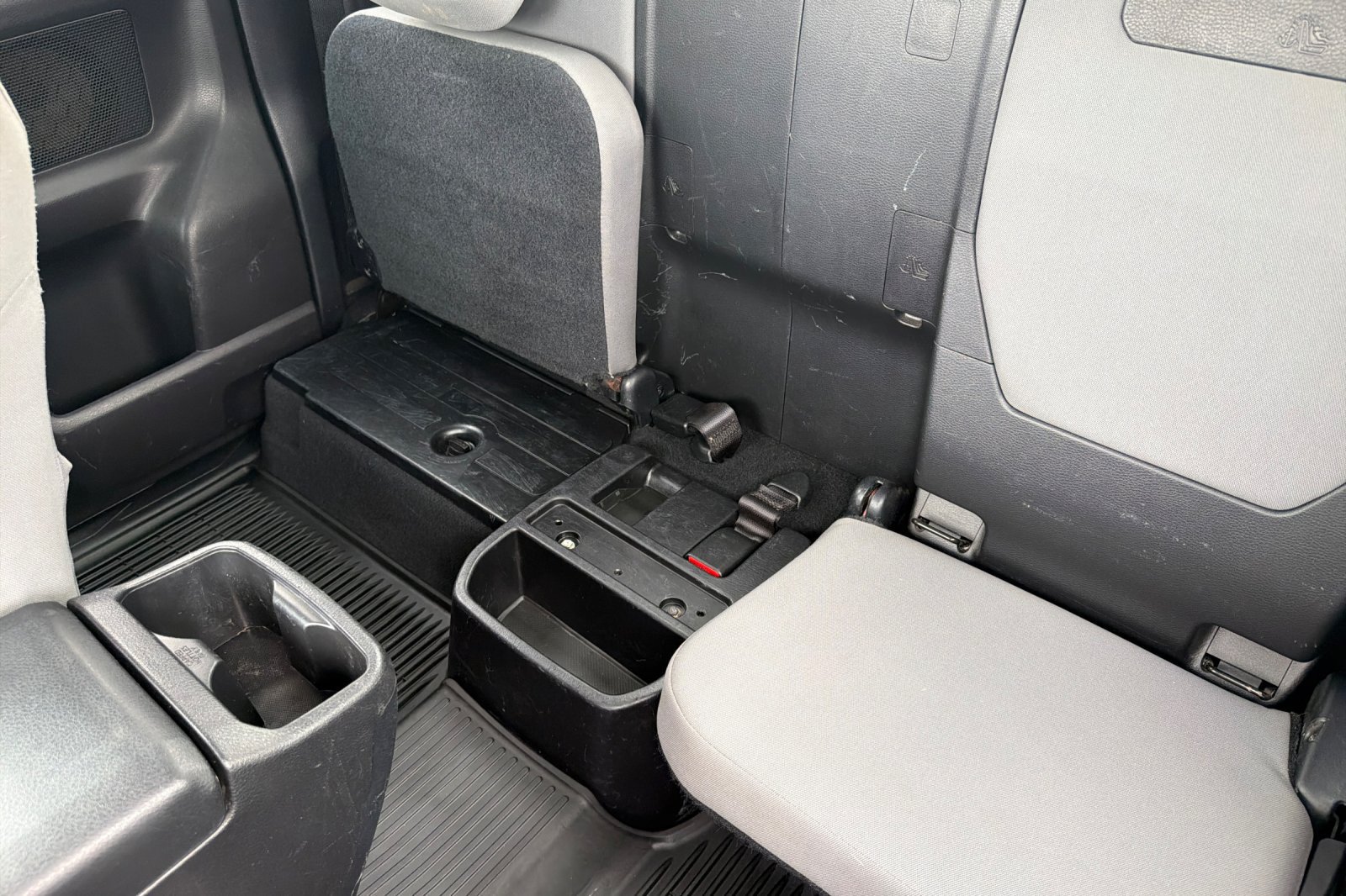 Used 2018 Toyota Tacoma SR5 RWD image 16