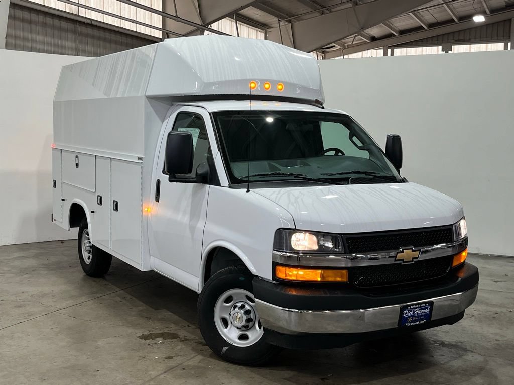 New 2025 Chevrolet Express 3500 w/ Power Convenience Package RWD image 7