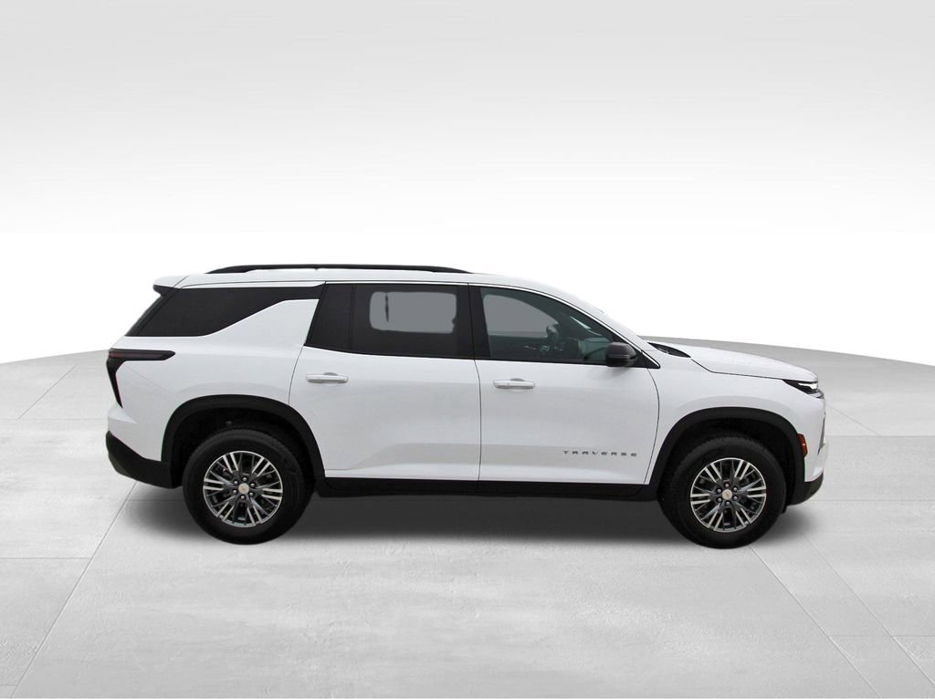 Used 2025 Chevrolet Traverse LT image 5