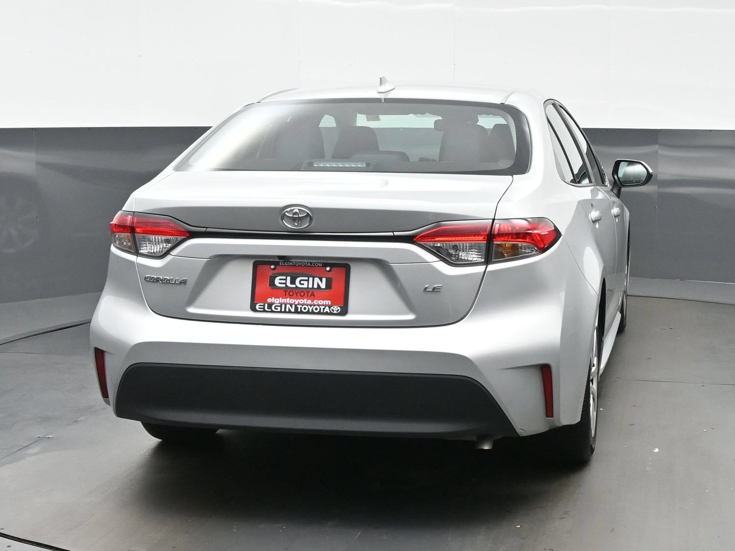 Used 2025 Toyota Corolla LE FWD image 5