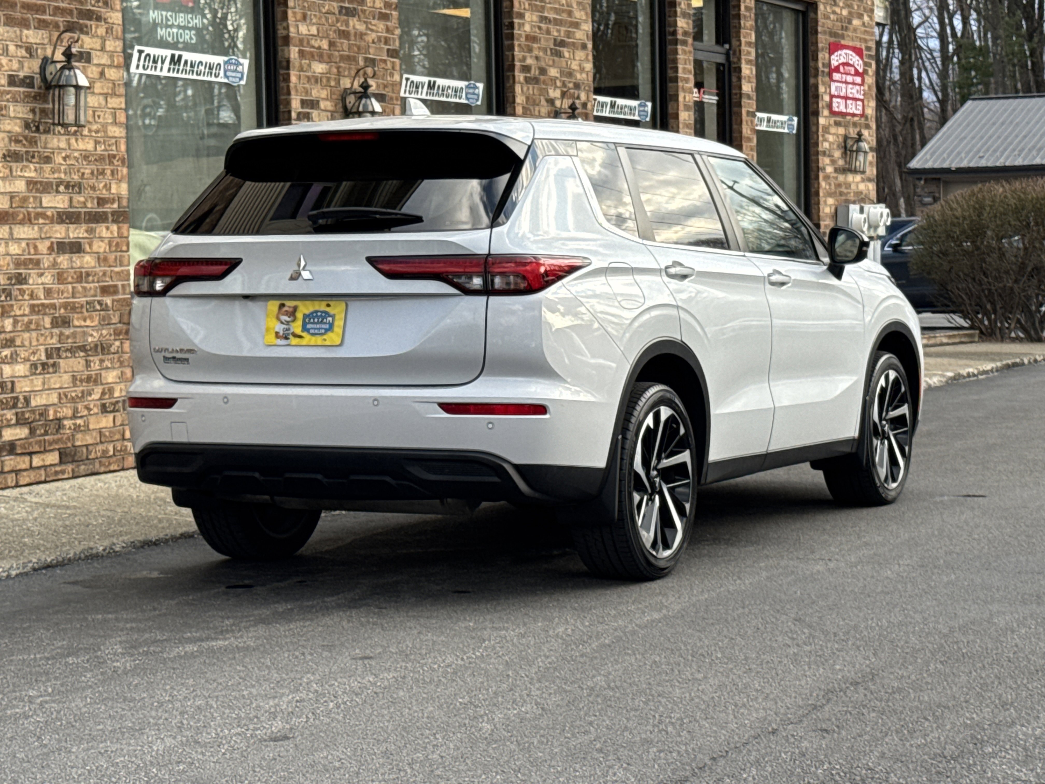 Used 2022 Mitsubishi Outlander ES image 8