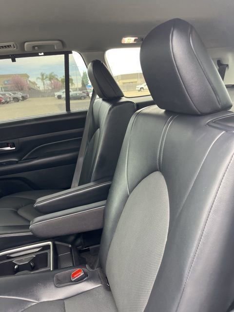 Used 2025 Toyota Grand Highlander AWD image 10