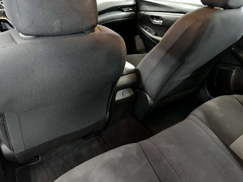 Used 2023 Nissan Sentra SV w/ Lighting Package FWD image 17