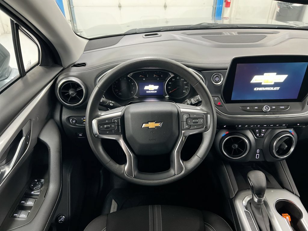 Used 2024 Chevrolet Blazer LT w/ Convenience Package FWD image 11