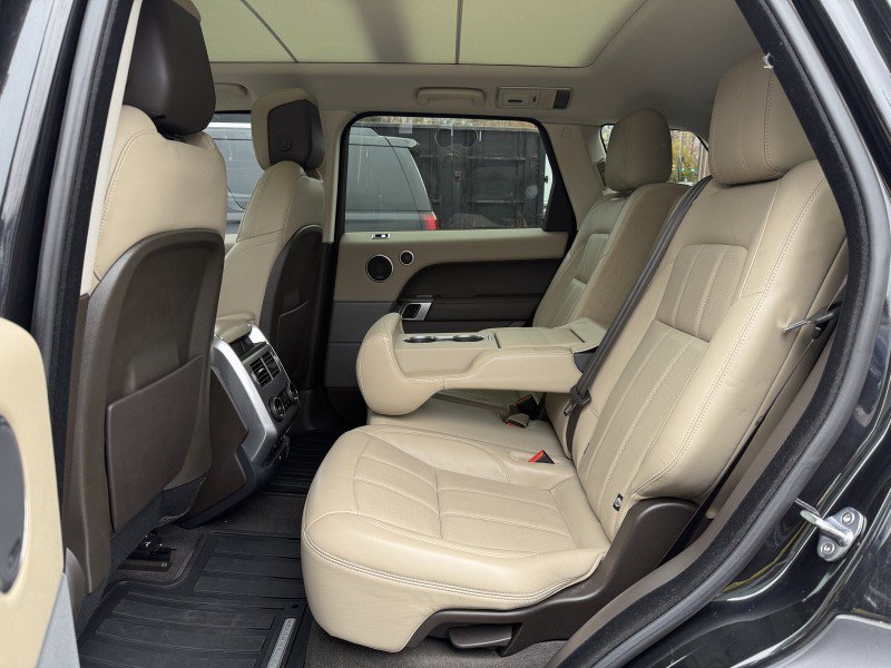 Used 2018 Land Rover Range Rover Sport HSE image 35
