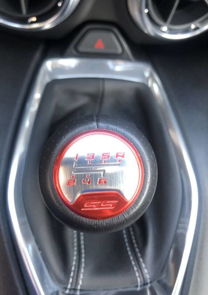 Used 2018 Chevrolet Camaro SS image 27