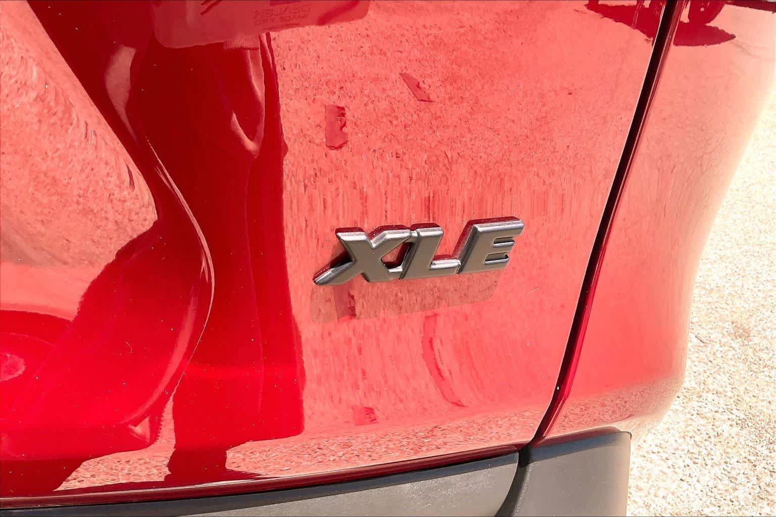 Used 2025 Toyota RAV4 XLE FWD image 30