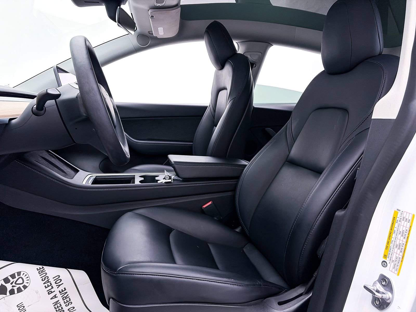 Used 2022 Tesla Model Y Long Range image 18