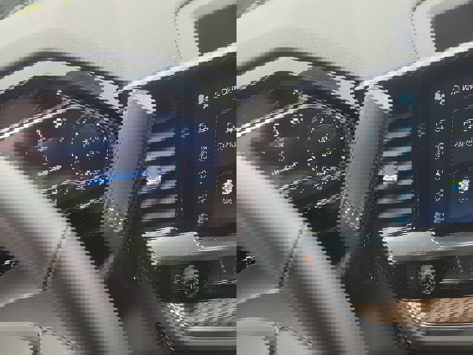 Used 2023 Chevrolet Silverado 1500 LT image 15