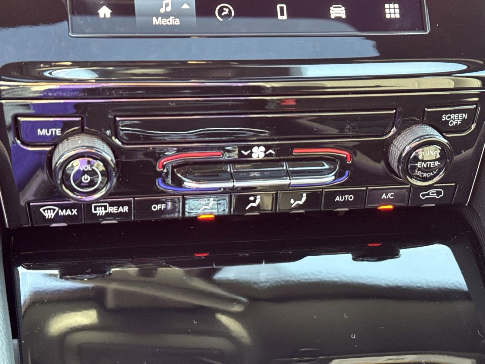 New 2025 Jeep Grand Cherokee Laredo X image 34