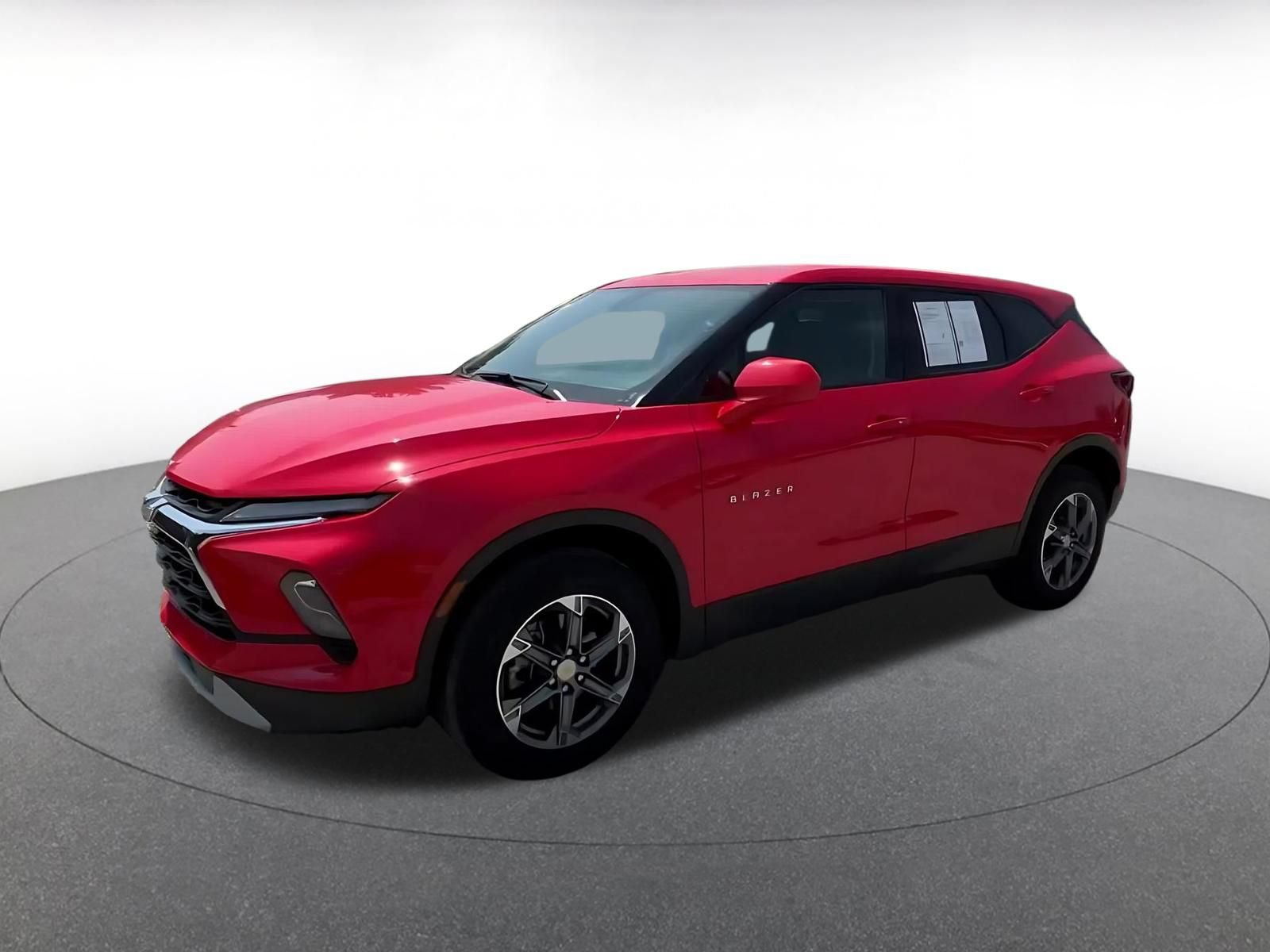 Used 2025 Chevrolet Blazer LT FWD image 8