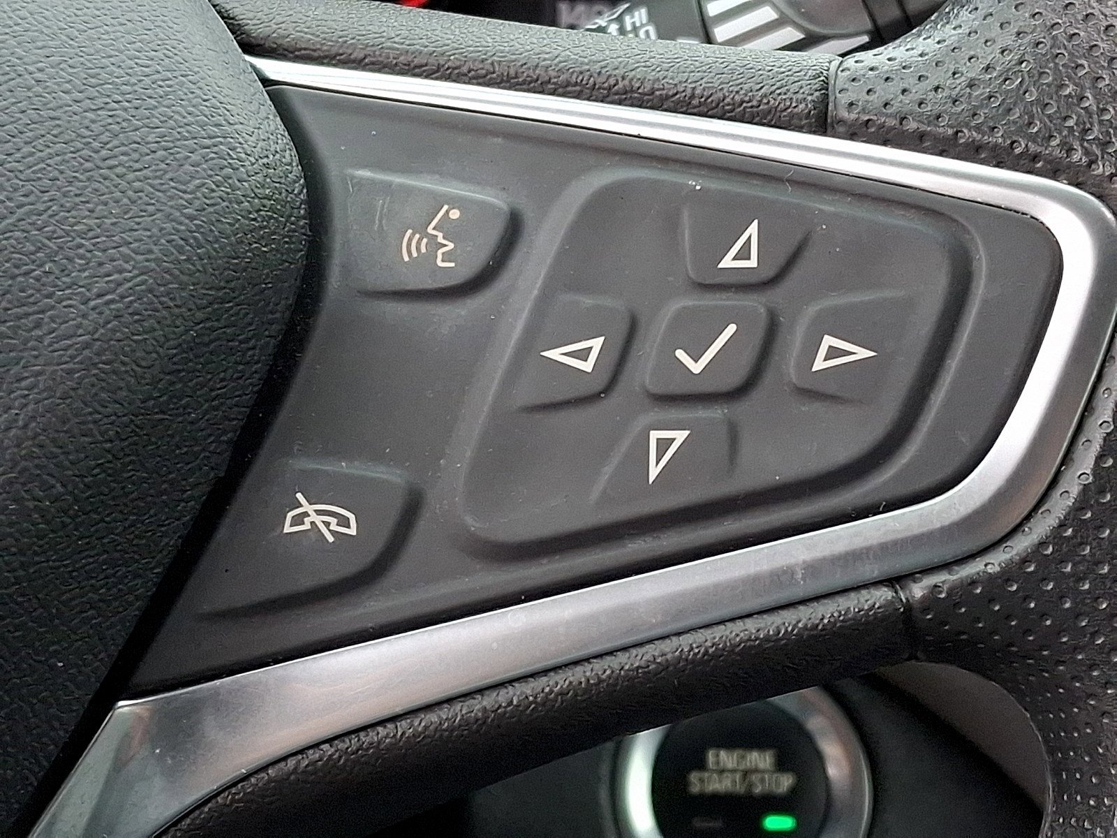 Used 2022 Chevrolet Equinox LS w/ LS Convenience Package FWD image 20