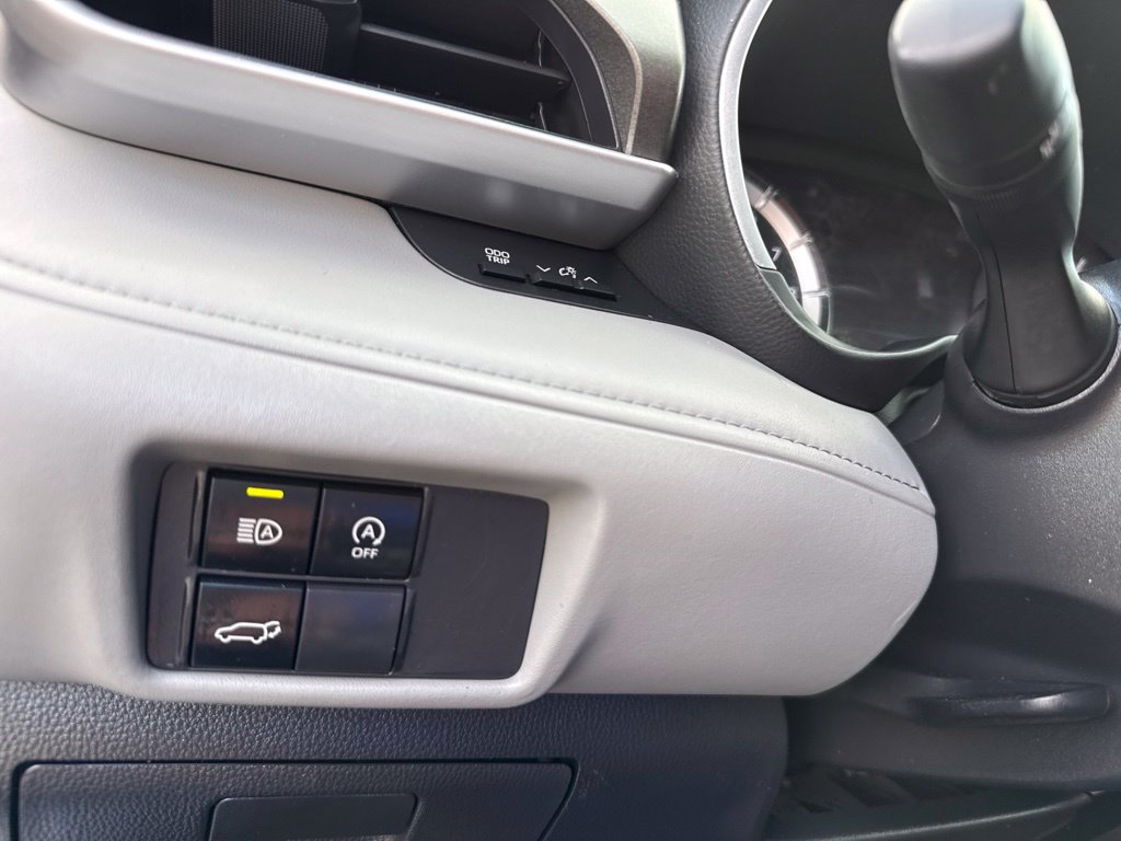 Used 2024 Toyota Highlander XLE AWD/4WD image 32