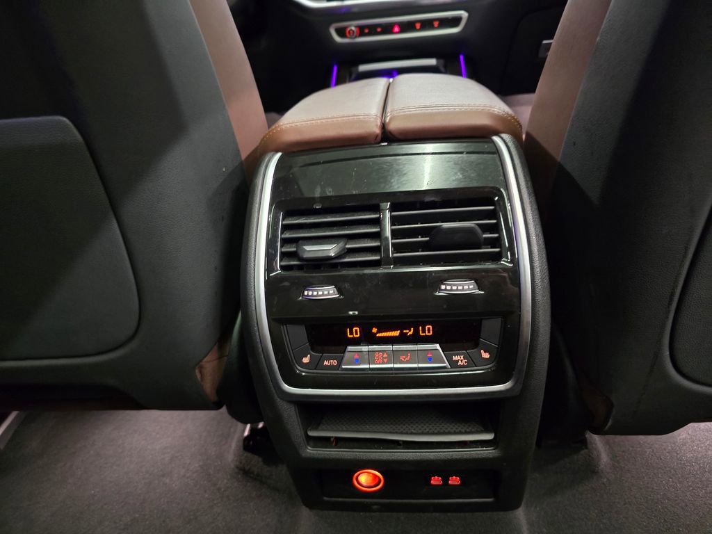 Used 2025 BMW X7 xDrive40i image 39