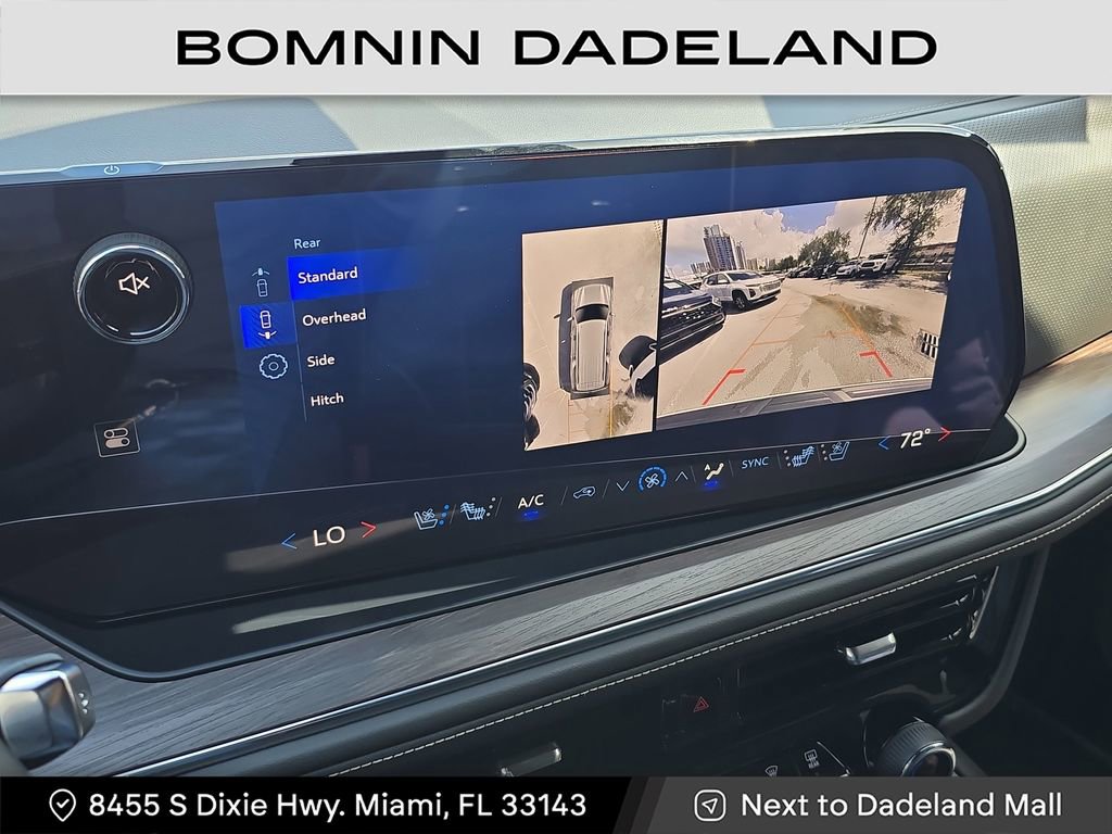 Certified 2025 Chevrolet Suburban Premier image 32