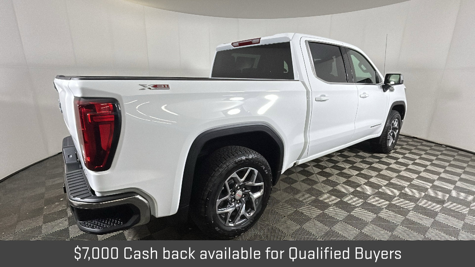New 2026 GMC Sierra 1500 SLE AWD/4WD image 2