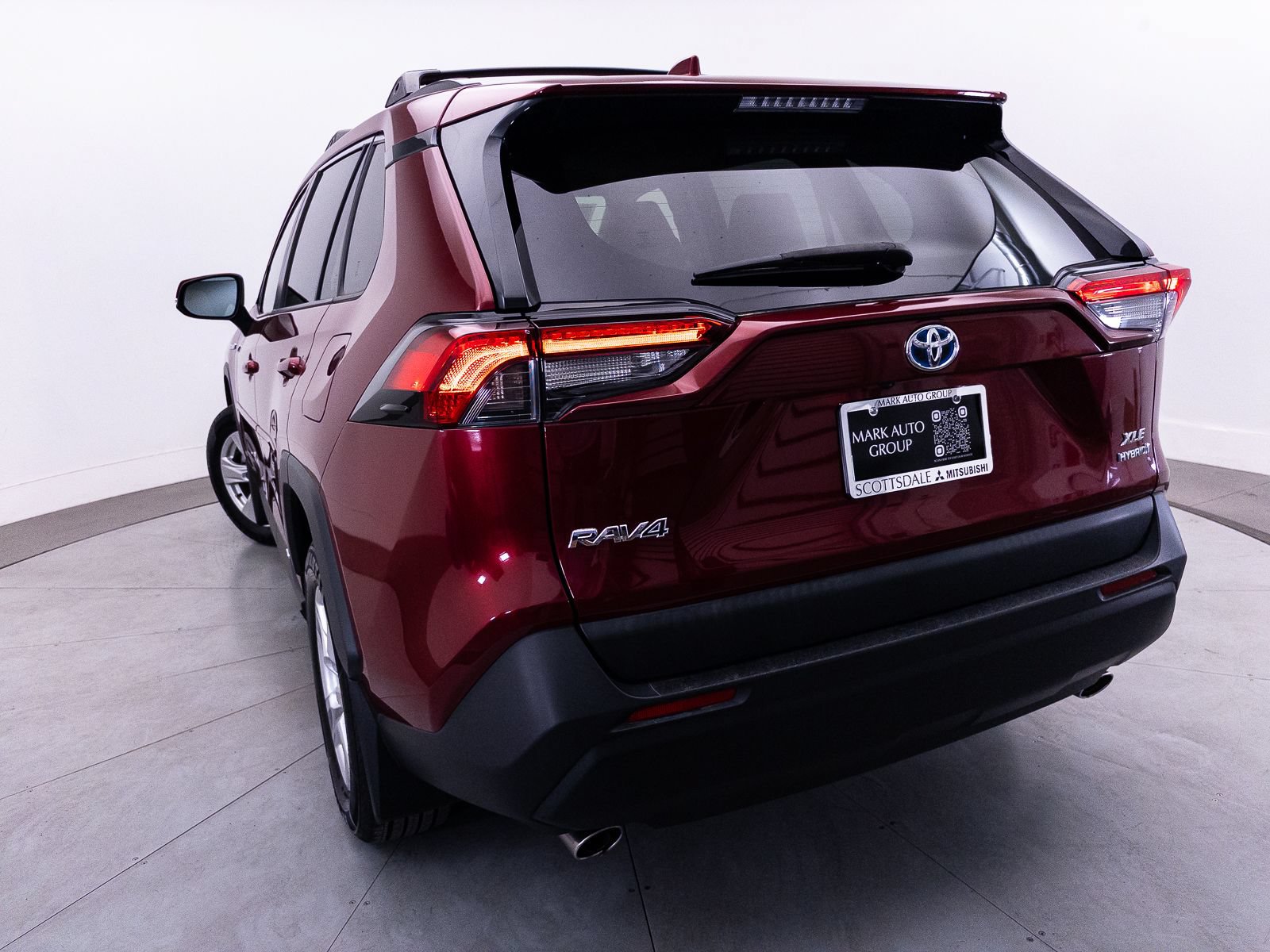 Used 2021 Toyota RAV4 XLE w/ Convenience Package AWD/4WD image 6