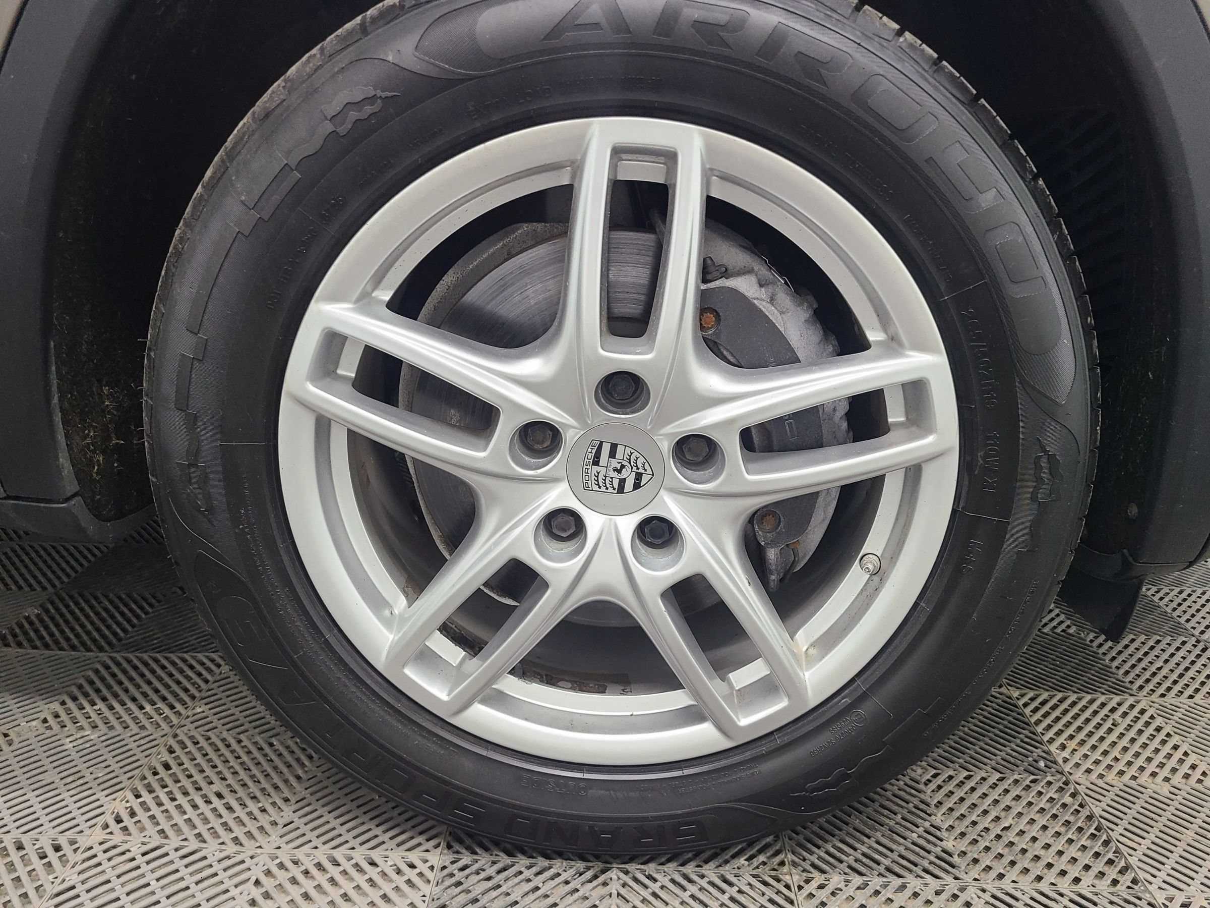 Used 2013 Porsche Cayenne Diesel AWD/4WD image 15