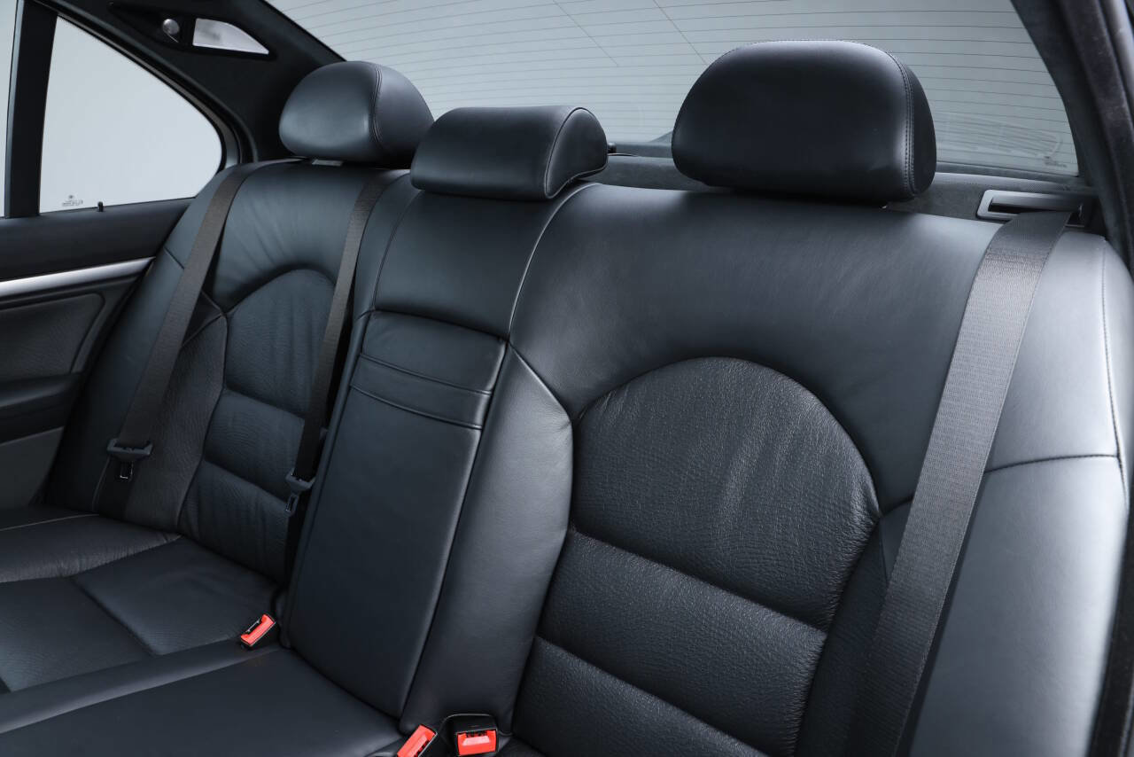 Used 2002 BMW M5 image 85