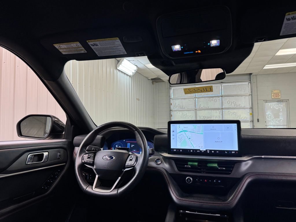 Used 2025 Ford Explorer ST-Line w/ ST-Line Street Pack AWD/4WD image 21