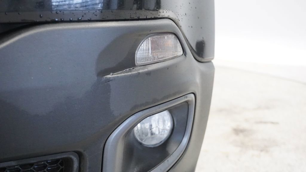 Used 2017 Jeep Renegade Latitude w/ Cold Weather Group image 14