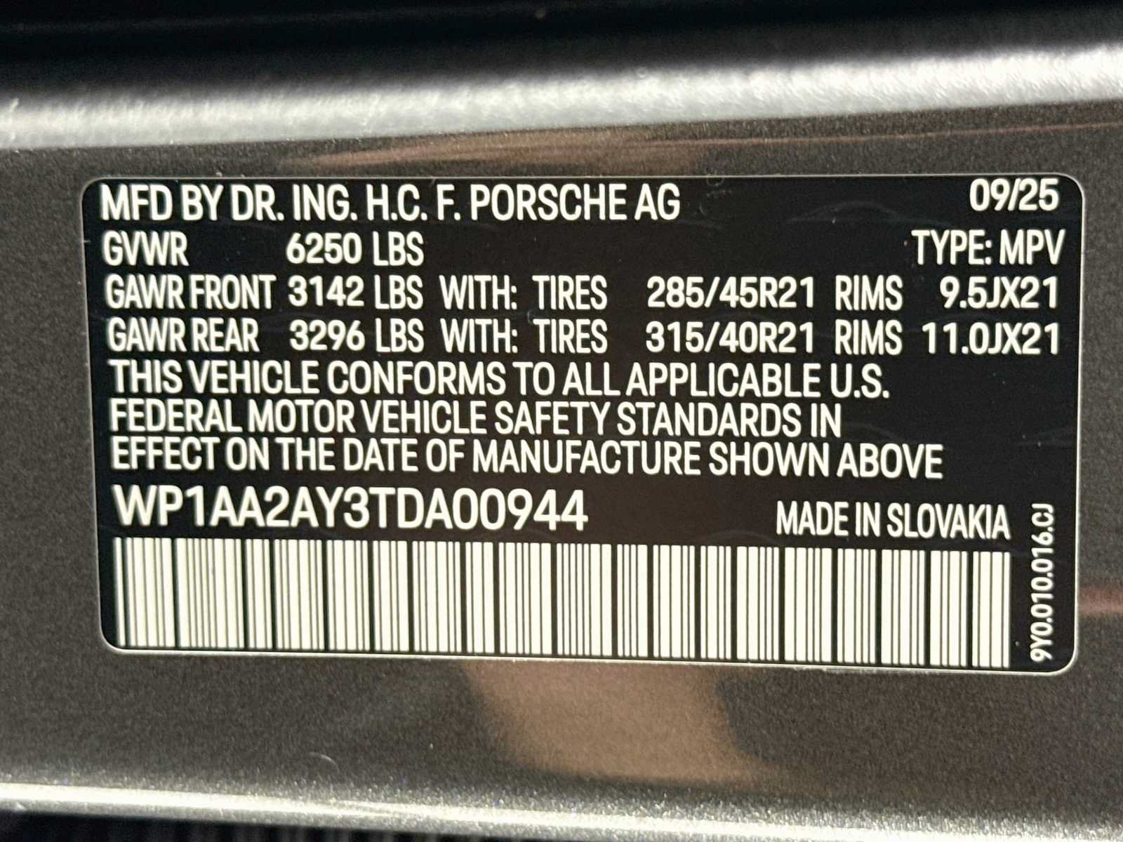 Used 2026 Porsche Cayenne AWD/4WD image 33