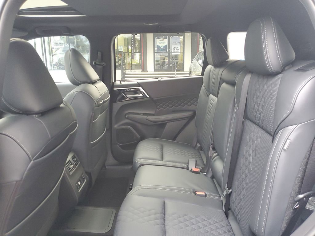 New 2025 Mitsubishi Outlander SEL Black Edition image 14