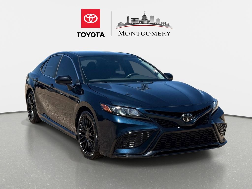 Used 2021 Toyota Camry SE FWD image 1