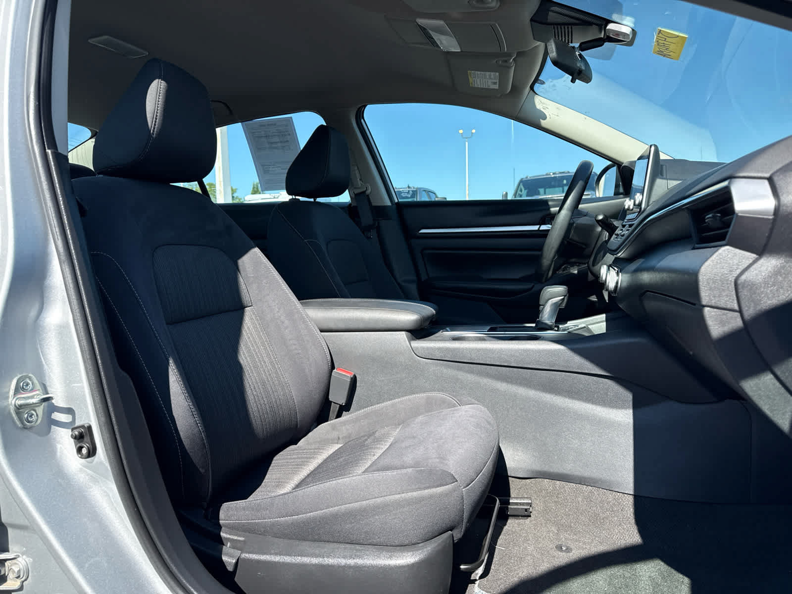 Used 2022 Nissan Altima 2.5 SV FWD image 24