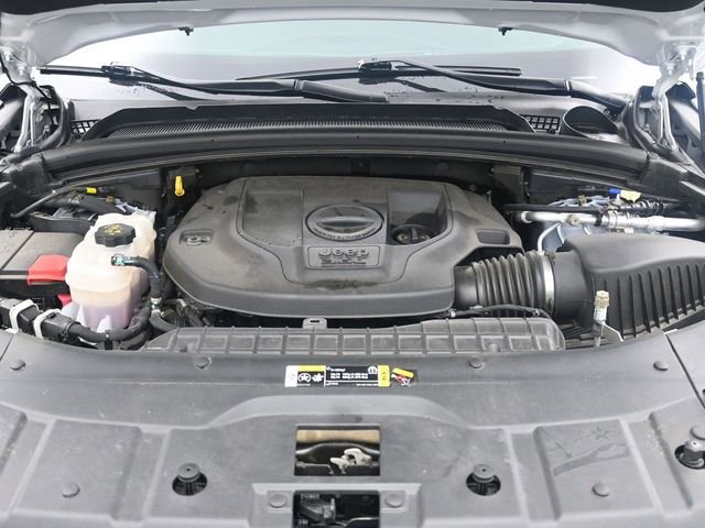Used 2023 Jeep Grand Cherokee Overland w/ Luxury Tech Group IV AWD/4WD image 35