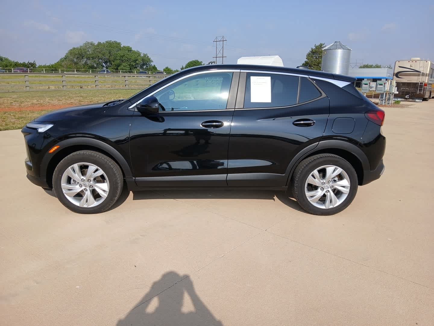 Used 2025 Buick Encore GX Preferred w/ Comfort Package AWD/4WD image 4