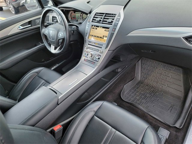 Used 2017 Lincoln MKZ Premiere image 25