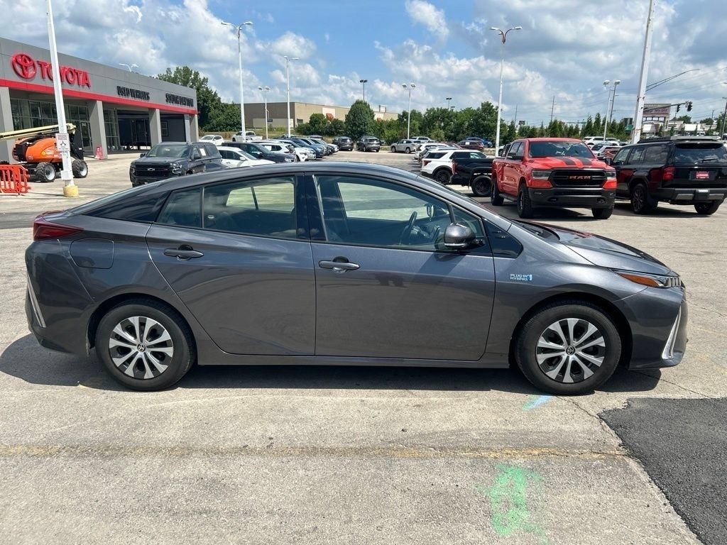 Used 2020 Toyota Prius Prime XLE FWD image 5
