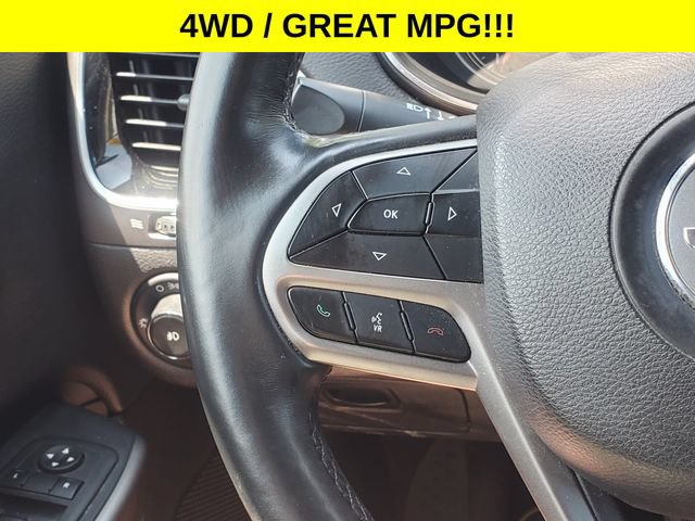 Used 2019 Jeep Cherokee Limited AWD/4WD image 17