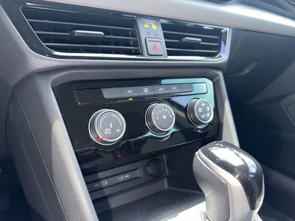 Certified 2024 Volkswagen Taos S FWD image 20