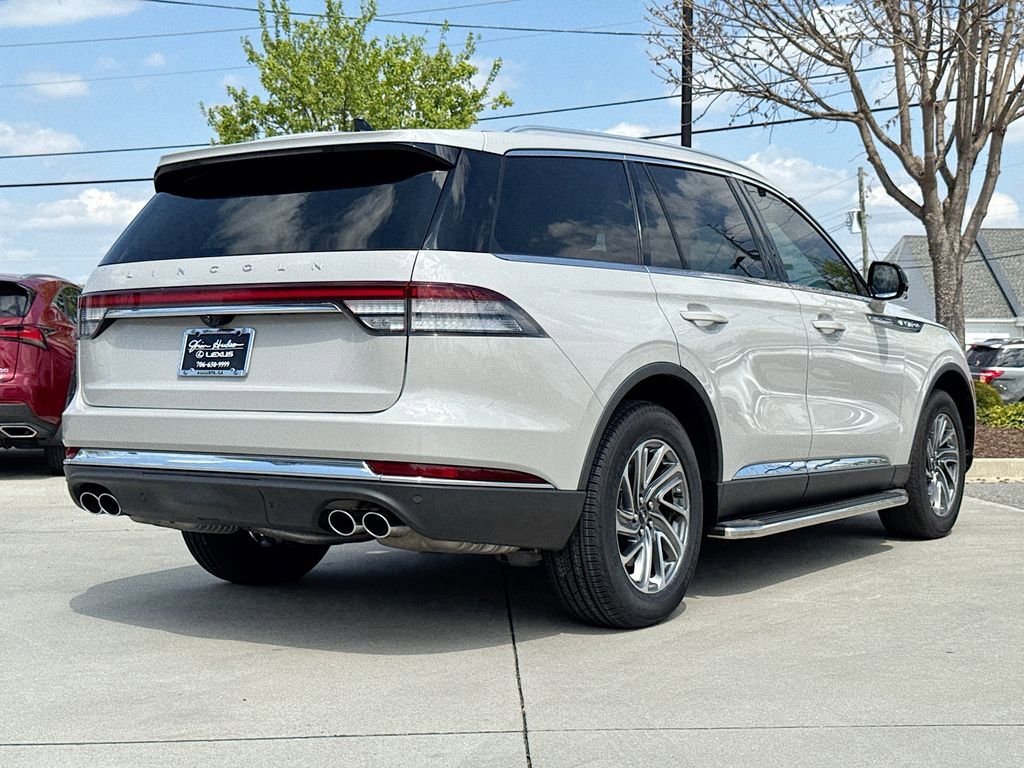 Used 2023 Lincoln Aviator AWD w/ Class IV Trailer Tow Package image 8