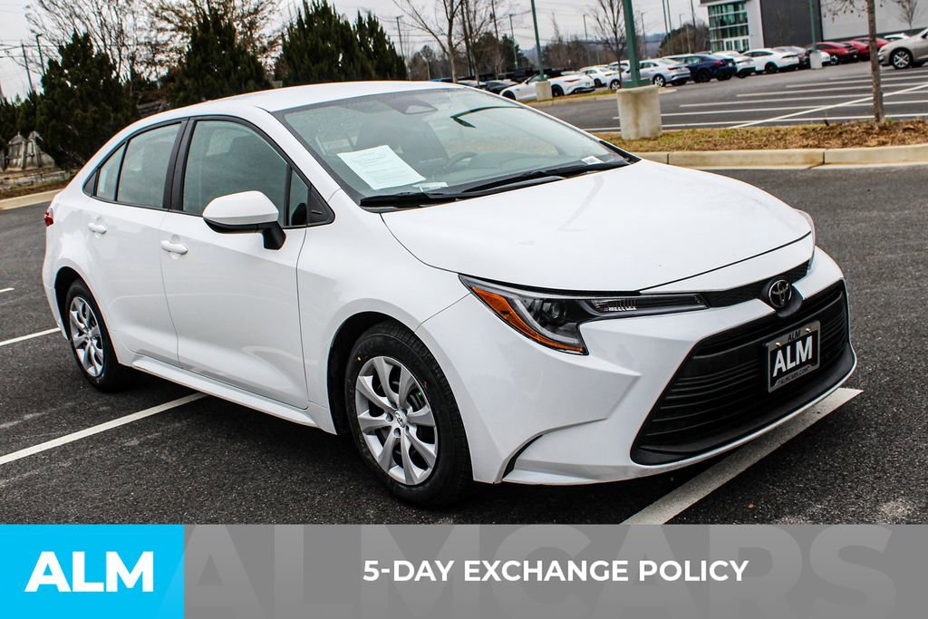 Used 2023 Toyota Corolla LE image 4