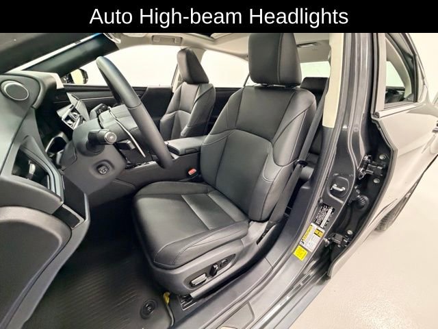 Used 2025 Lexus ES 300h F Sport image 10