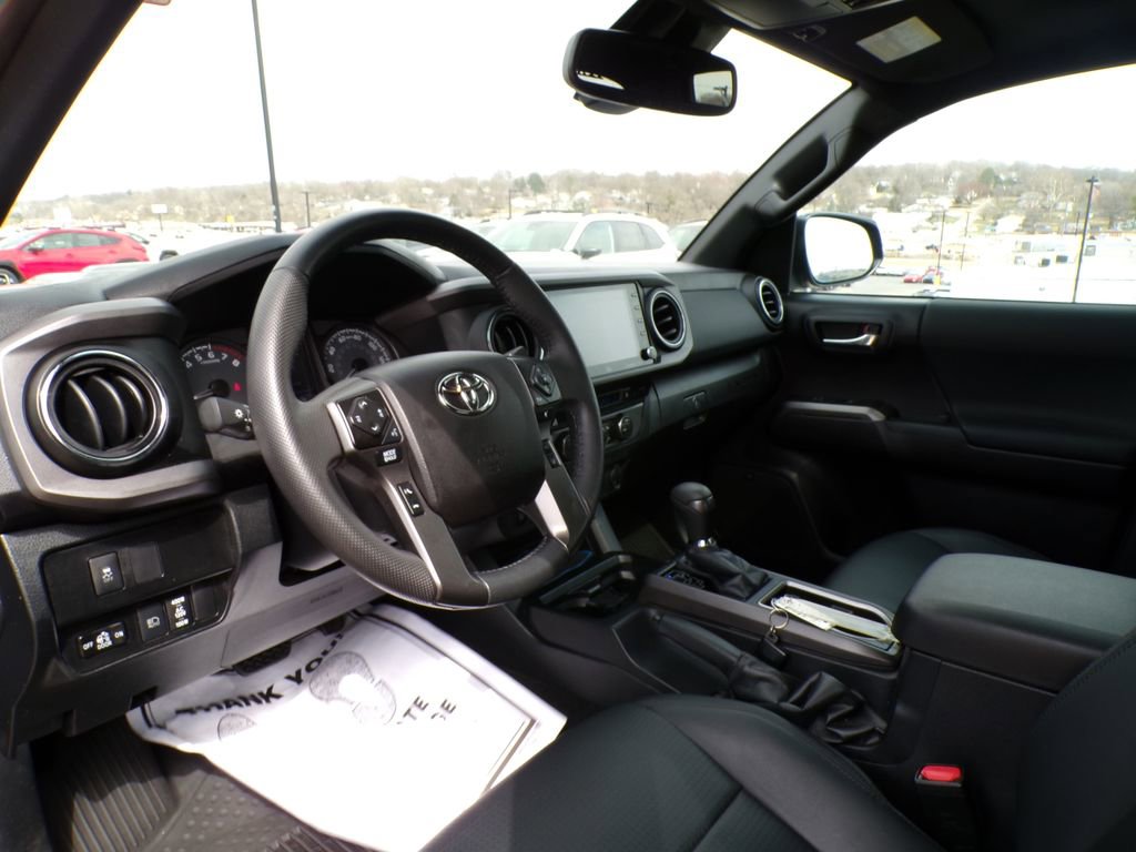 Used 2021 Toyota Tacoma TRD Sport w/ TRD Premium Sport Package AWD/4WD image 14