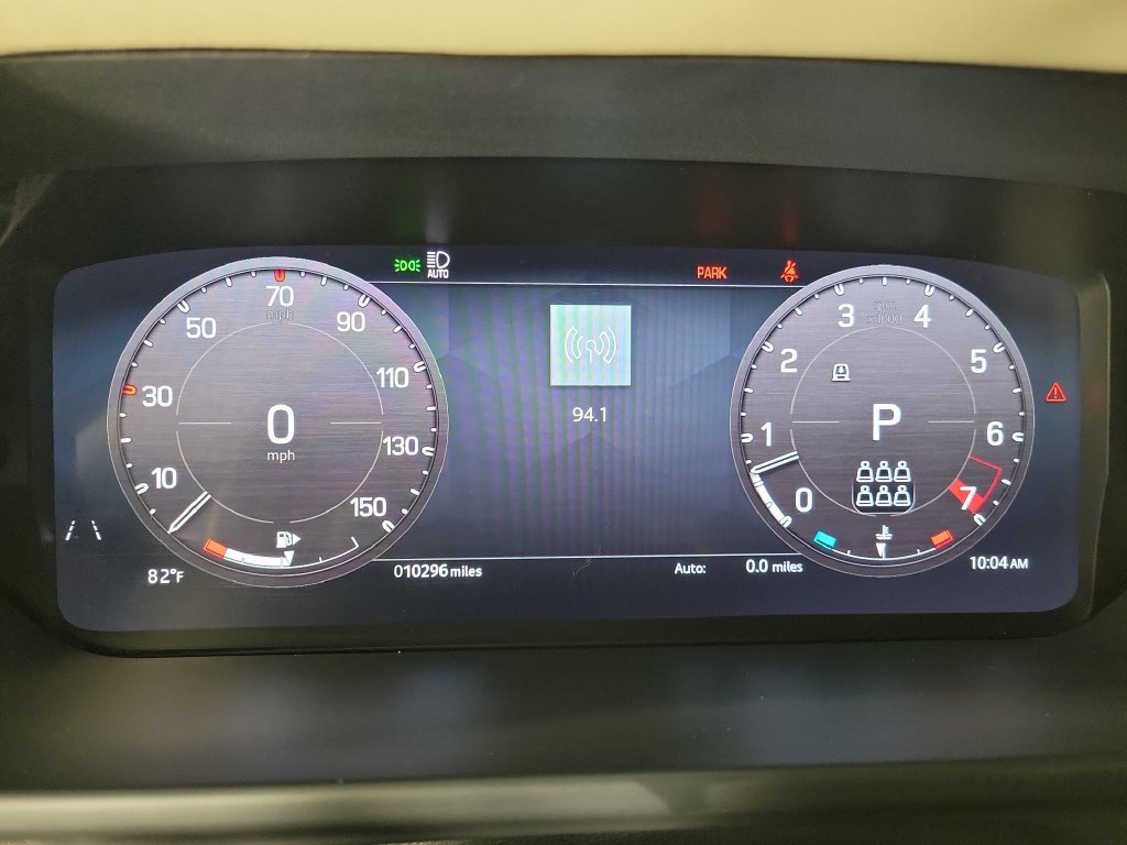 Used 2023 Land Rover Defender 130 SE AWD/4WD image 23