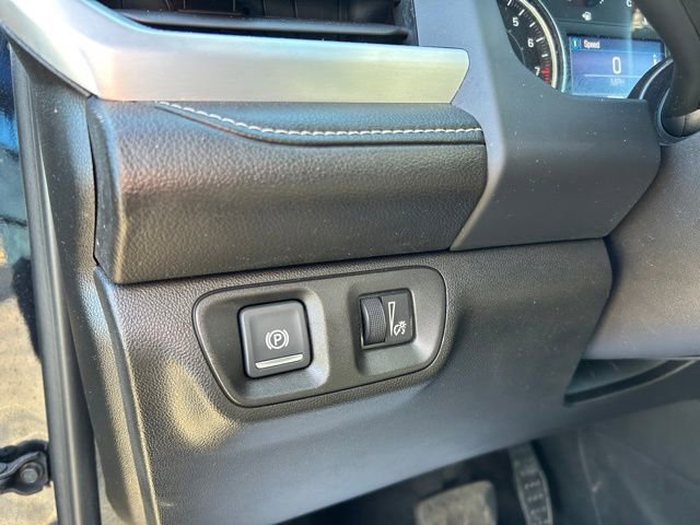 Used 2021 GMC Acadia SLE w/ Driver Convenience Package image 30